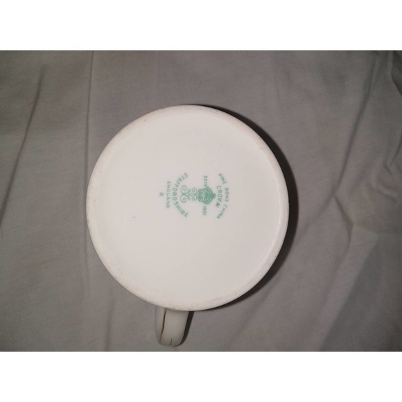 Staffordshire berries design set of mugs and saucers (set of 9) - Picture 10 of 10